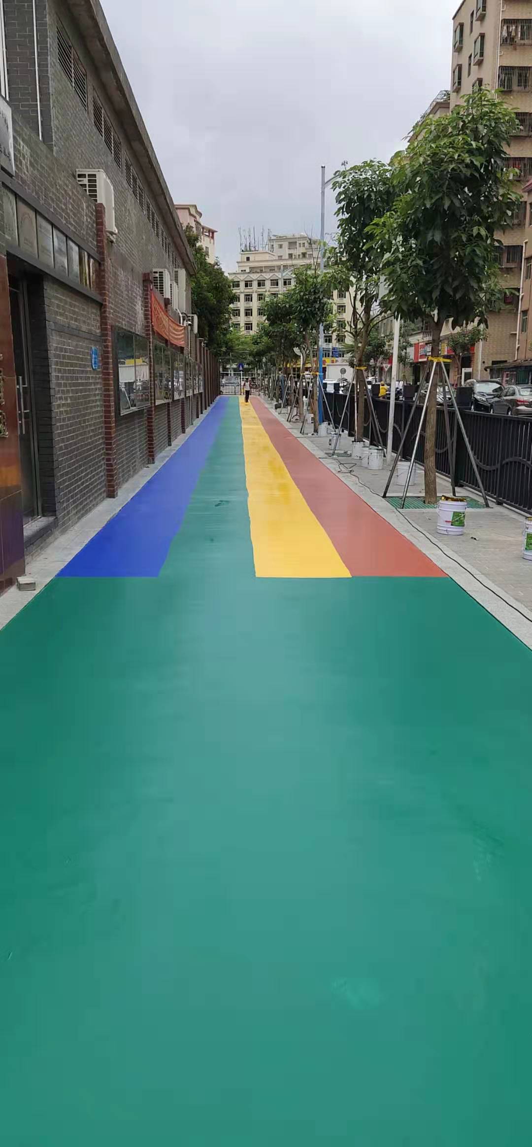 深圳福永和平中英实验学校硅PU彩虹跑道
