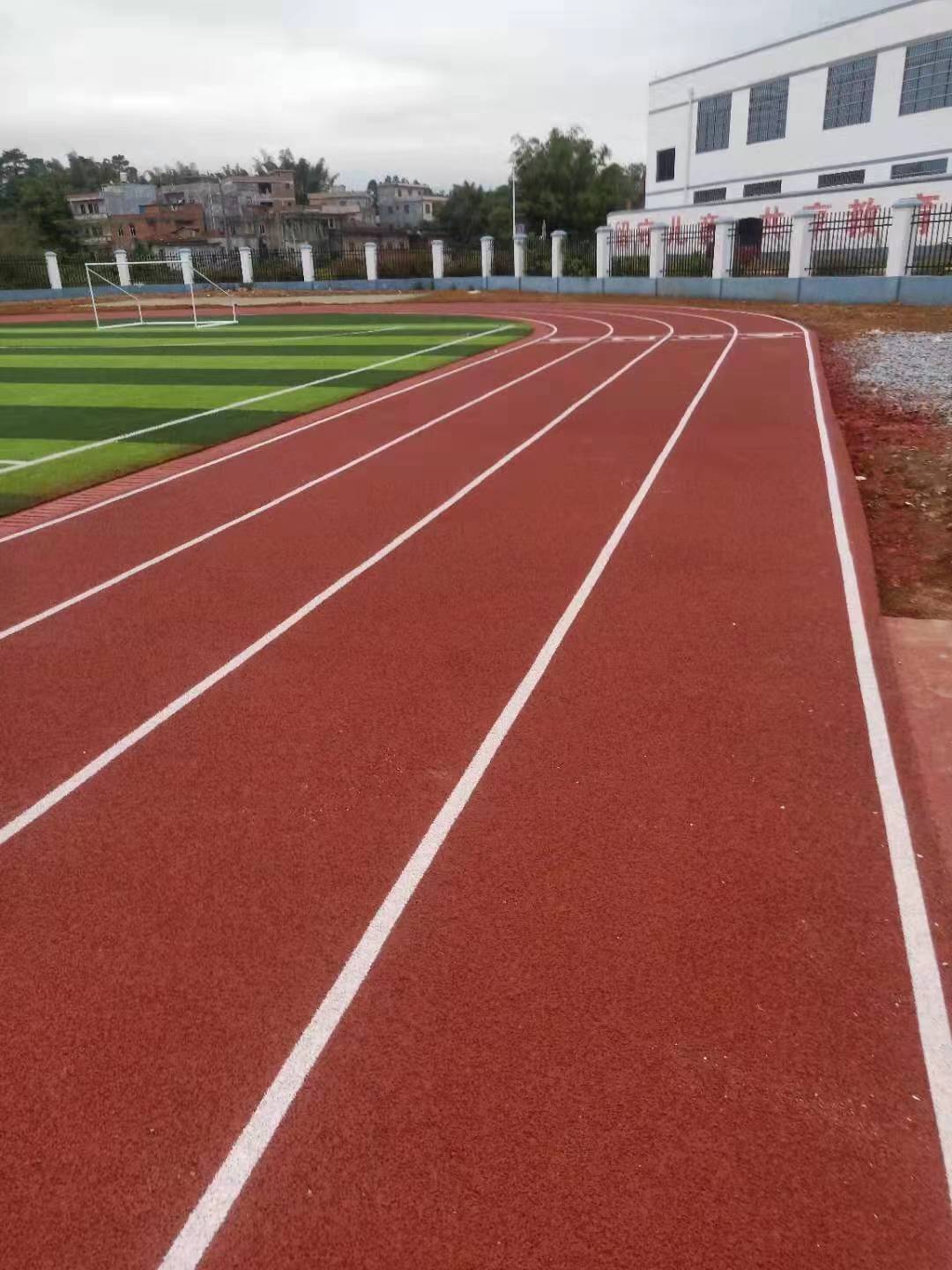 广西钦州古秀小学透气型塑胶跑道