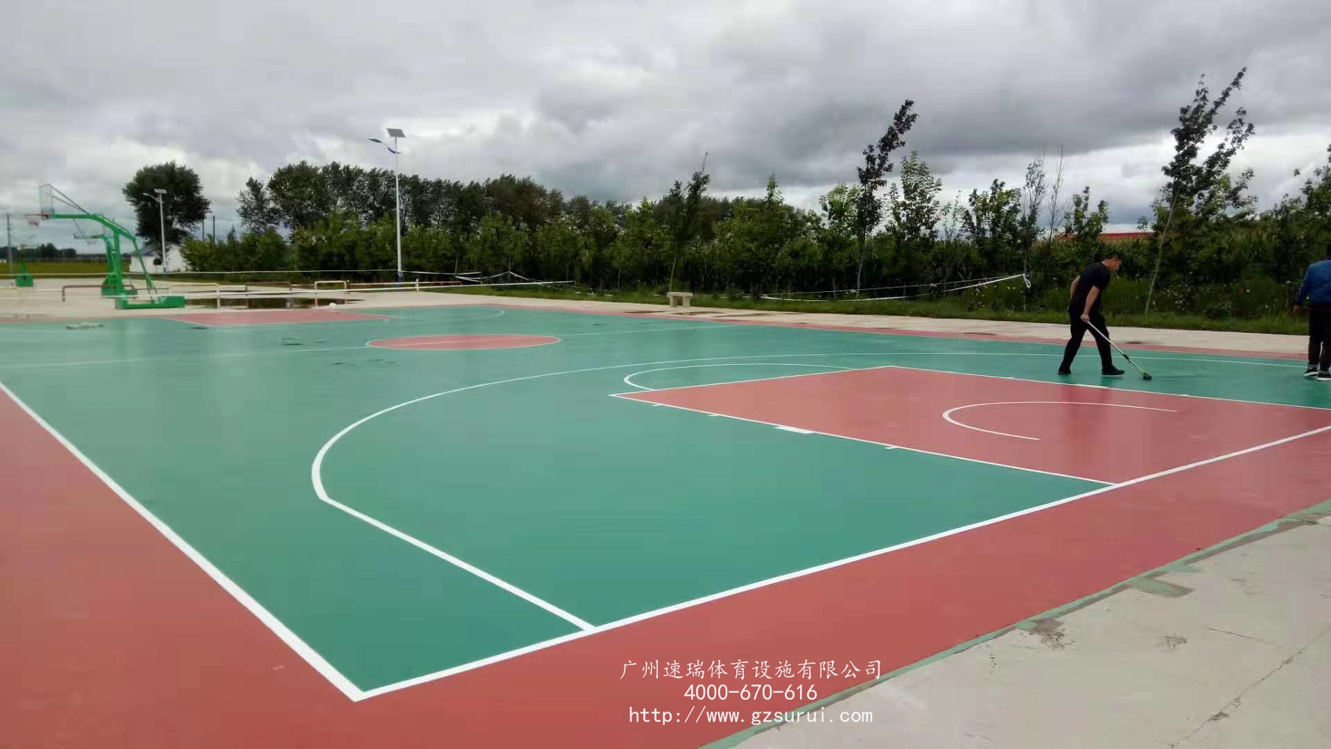 黑龙江齐齐哈尔市龙江县头站镇广场硅PU篮球场“速瑞体育”